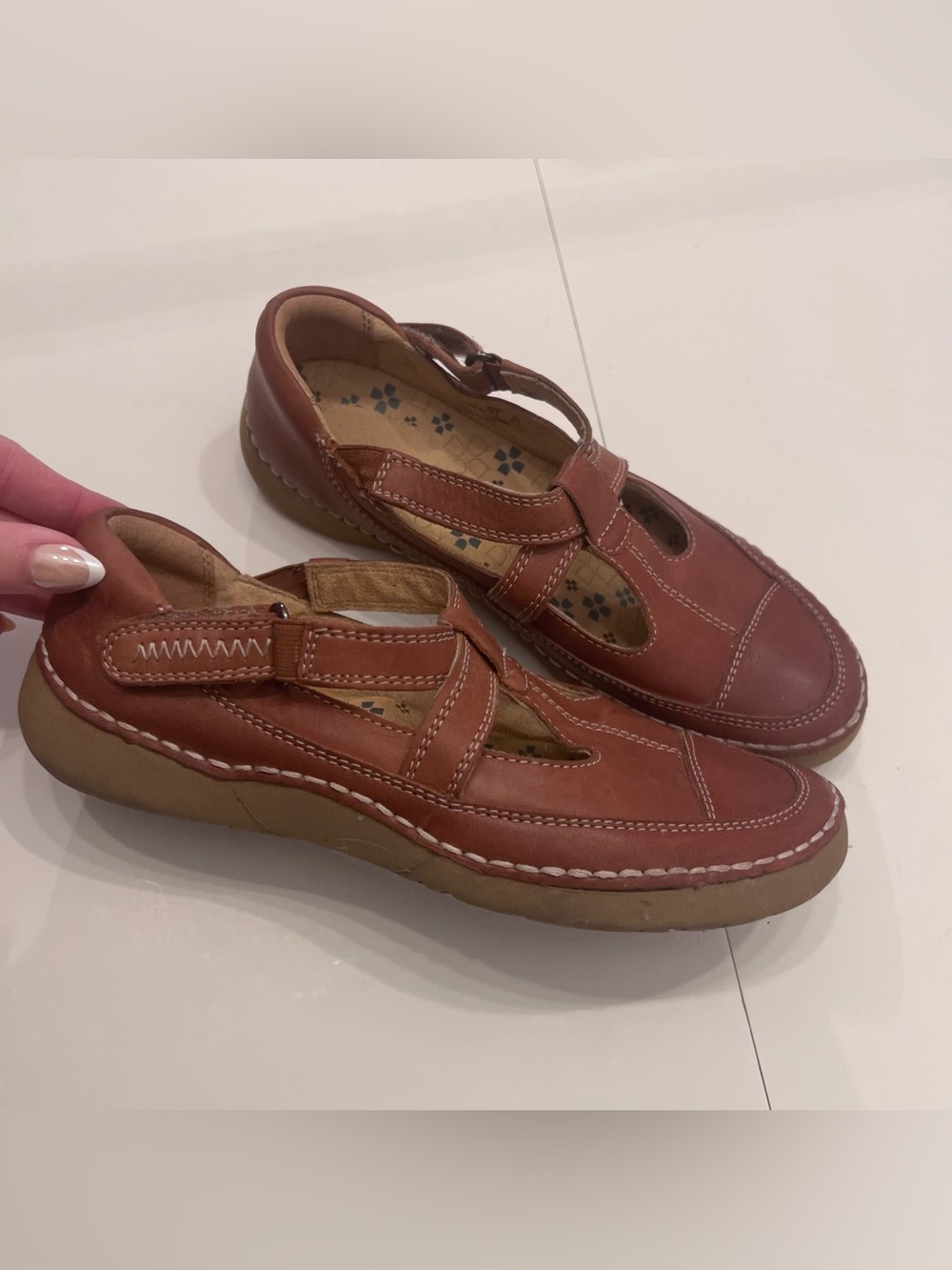 Naturalizer Women's T-Strap Leather Flats in Chestnut